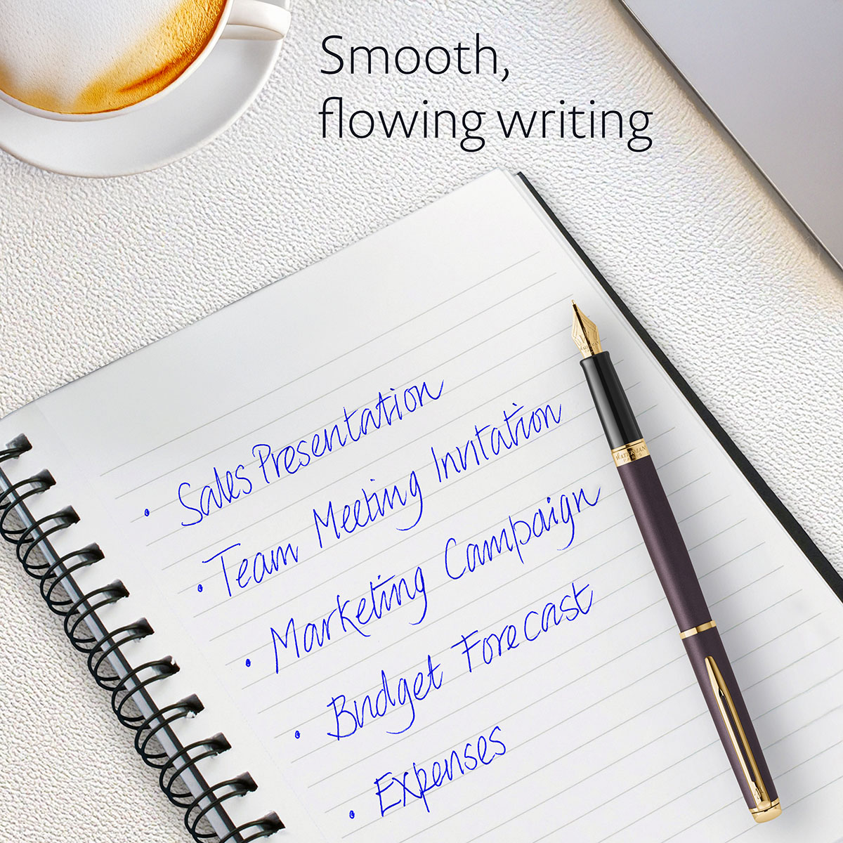 Pióro wieczne Waterman Hémisphère Lava Black GT na notesie z odręcznymi notatkami biznesowymi – elegancja i płynność pisania.